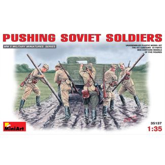 MINIART PUSHING SOVIET SOLDIERS WWII 1:35 – FIGURAS SOVIÉTICAS SEGUNDA GUERRA MUNDIAL | 35137