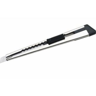 CUTTER DE ACERO DE 9MM MODELO 121COLOR PLATA 3750001810